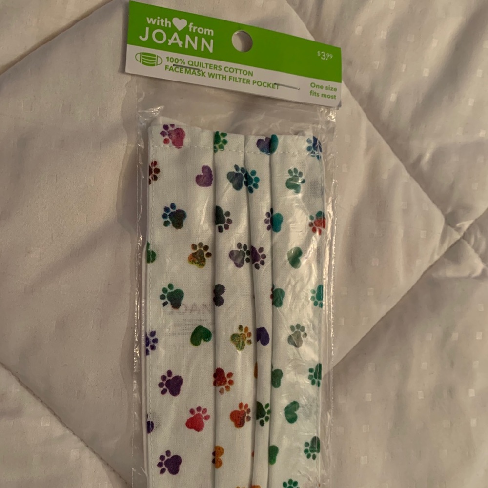 JoAnn fabric paw print mask 100% Cotton Adult